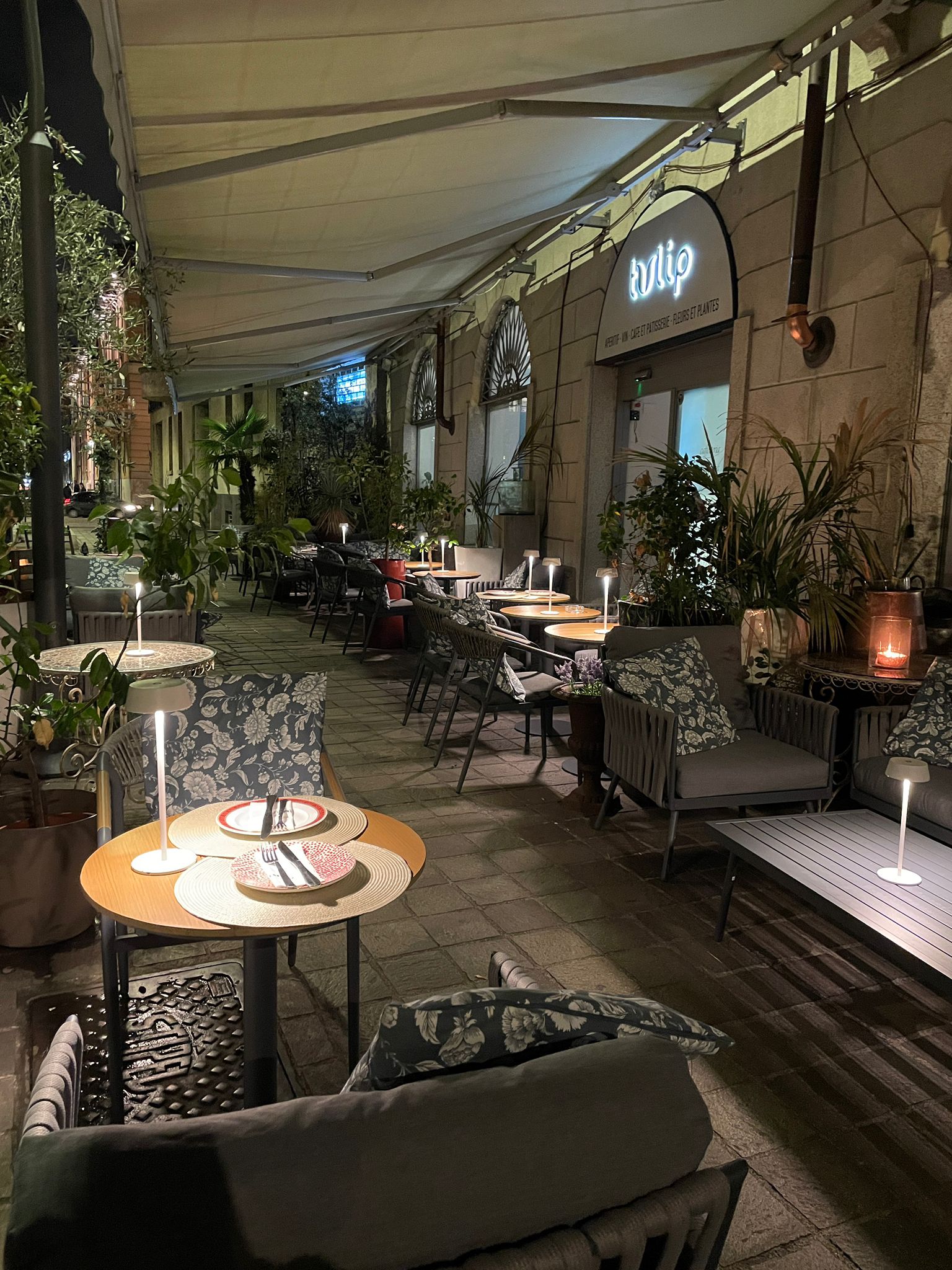 Tavoli del bar all'esterno